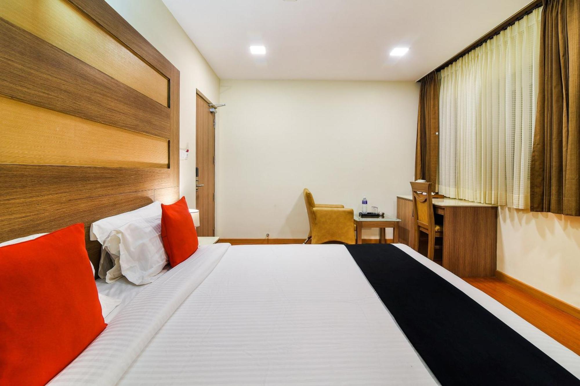 Super Capital O Grand Plaza Hotel Coimbatore Exterior foto