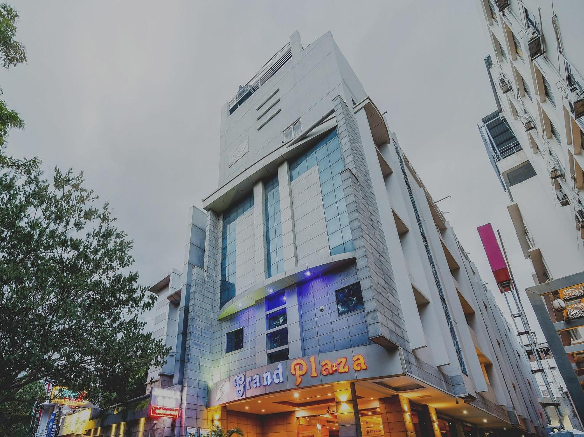 Super Capital O Grand Plaza Hotel Coimbatore Exterior foto