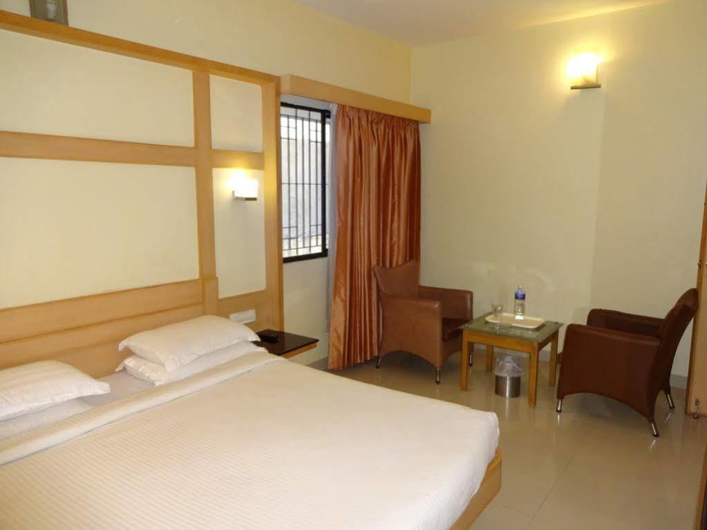 Super Capital O Grand Plaza Hotel Coimbatore Exterior foto